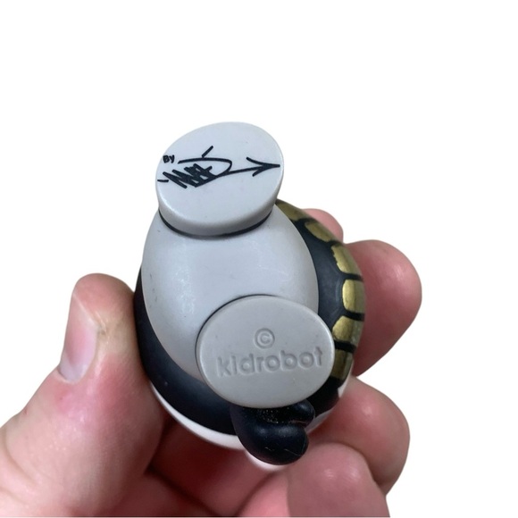 Kidrobot Dunny Series 4 MAD Big Money Chain Figure - Picture 6 of 7